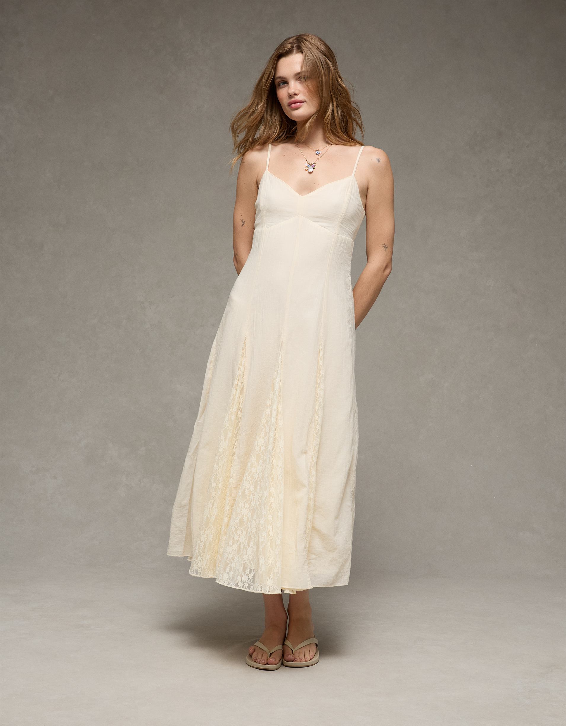 AE V-Neck Pleated Lace Midi Dress – American Eagle Europe