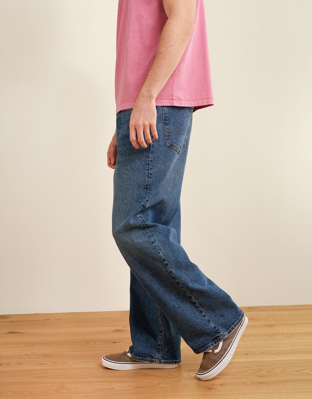 374081.jpg